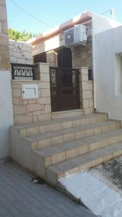 Skopi Lovely stone house of 60m2 fully furnished in Skopi. It consists of an open plan living area, it has a separate entrance, a bedroom, an outdoor bathroom and an 8m2 courtyard. It has A/C, village views and mountain views from the roof. Lastly, i...