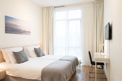 Este lujoso apartamento se encuentra en Den Haag y tiene 1 dormitorio con capacidad para 4 personas. Es ideal para unas vacaciones familiares y se encuentra cerca del mar. Varias campanas de arena se encuentran cerca del apartamento. Puede tomar un t...