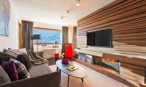 Добро пожаловать в Shale Suite, итальянский курорт в Альпах Бройль- Червиния. Shale Suite может похвастаться привилегированным расположением в Cervina Alpe Giomein