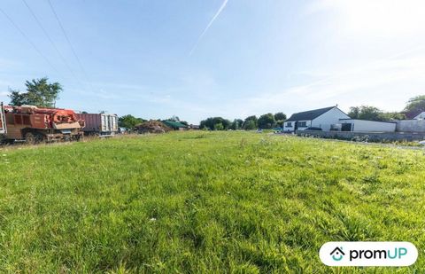 This building plot is for sale in the town of Monchy-au-Bois, in the Pas-de-Calais department. Monchy-au-Bois is just under 20 km south of Arras. Quietly located in a village of about 550 inhabitants, the land is flat and partially enclosed. It is to...