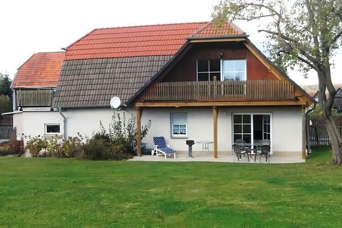 Located in the beautiful Harz region, more precisely in the town of Thale, this holiday apartment impresses with its charm and good facilities. The beautiful terrace with a spacious garden offers couples pure relaxation after an active day. The apart...