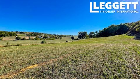 A16221 - Big plot of land of 9150 m2 well exposed in dominant position, fully buildable. With a slight slope in some places, ideal to build with basement. Well exposed, a CU has been requested on a 2000 m2 plot, but the PLU would authorize 4 construc...