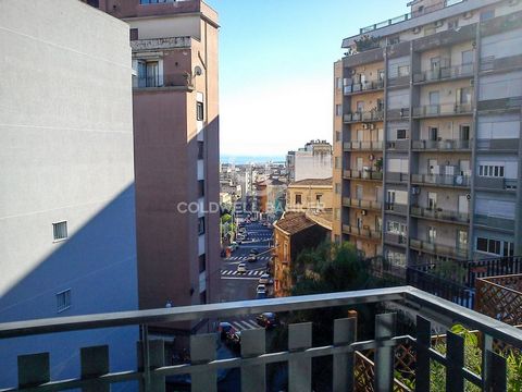 Catania, Via Ardizzone Gioeni: We offer the sale of an elegant apartment with garage on the fifth floor in a well-lived building in an excellent position. The apartment comprises entrance hall, kitchen, two bedrooms, two bathrooms and laundry. From t...