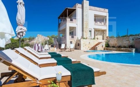 This is a villa for sale in Akotiri Chania. it is located in Kalathas and it is built on a 12,000sqms plot of land. it is just 1 km from the sandy beach of Kalathas and 10 kms away from the centre of Chania. This beautiful luxury villa has been built...