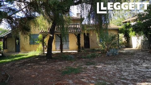 A19148CT32 - Situated at the end of a track and a minutes outside Manciet, not far from the Chemin de St Jacques de Compostelle, you find this property tucked away in the tranquillity of the Gersoise countryside. The 2 terraces and large conservatory...