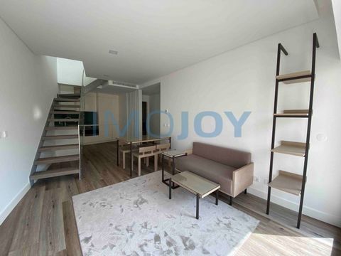 Townhouse T2 with a private area of 74.45 m2, Garden of 33.58 m2 and Balcony of 3 m2. This fraction integrates two floors. On the lower floor we find a living room with open kitchen, a bedroom and a full bathroom. Both the living room and the bedroom...