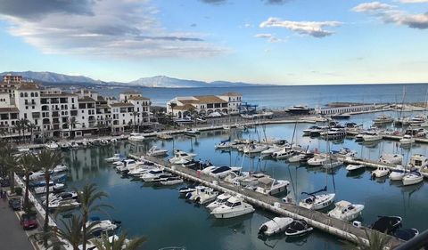 Incredible restaurant front line marina with sea views and port. Under reform at the moment. Will have all the latest trends in decoration, furniture and equipment to be one of the best places in the area. It will have a terrace for 10 tables and a l...