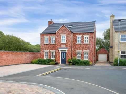 An outstanding detached family home situated in the desirable Papplewick Farm Close development, approximately 9 miles north of Nottingham City centre. THE PROPERTY The Plantations comes to the market for the first time since its construction in 2018...