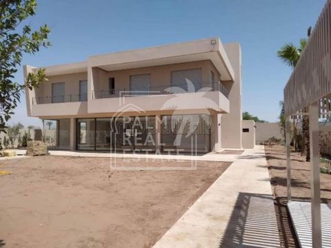 MAGNIFICENT recent architect-designed villa of 1200 m² on 500 m² of land within the quiet and secure complex. Sold equipped and furnished, it has a large living and dining area, three bedrooms each with its own bathroom, one of which is upstairs with...