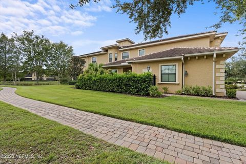 SELLER WILL PAY $4000 TOWARDS BUYERS CLOSING COSTS WITH ACCEPTABLE OFFER. Luxurious end unit condo w/ high end finishes that has been meticulously maintained in Laterra Links. Located in the desirable King & Bear golf community of WGV! Elegance aboun...