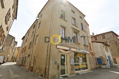 In the town center of Langeac, real estate complex including a pizzeria and residential house.   The ground floor is composed of an independent entrance, boiler room with thermodynamic water heater, pizzeria with all the necessary equipment. Storage ...