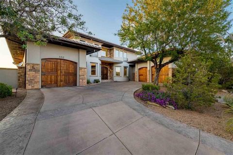 REDLANDS MESA MAGNIFICENCE!! For those seeking opulent living, this exceptional Lopez design & built sanctuary awaits! Situated on the pinnacle ridge within the Redlands Mesa Golf Course Community, this residence offers unparalleled vistas spanning t...