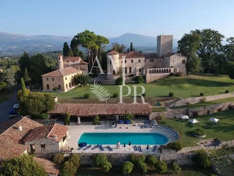Amanda Properties offers you in an exclusive and secure domain of more than 35 hectares, located between two historical villages Mougins and Valbonne, offering two swimming pools, four tennis courts, a sports room, a private restaurant (in season). T...