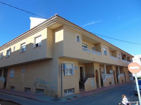Duplex apartment spread over 2 floorsfor sale in Los Alcazares on the Mar Menor. This property has plenty of space throughout. The first floor is home to 2 spacious double bedrooms. A lovely clean family bathroom, large well equipped kitchen and loun...