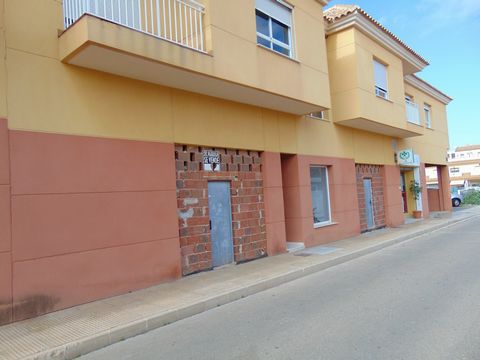 This commercial property in the heart of El Algar is an ideal opportunity for someone looking to open up a business in a bustling Spanish town close to the beaches of the Mar Menor and the historic city of Cartagena. Having never been used here you h...