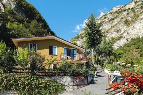 Between a Mediterranean atmosphere and alpine mountains, athletes in particular get their money's worth in this well-kept residence. The terraced terraced houses await you on a beautiful hillside just above Limone. amidst olive groves you can look fo...