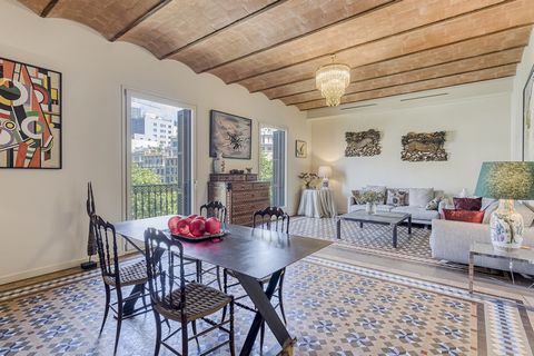 Apartamento de Lujo en Barcelona: Elegancia y Confort en Gran Via Dése el privilegio de residir en un piso suntuoso ubicado en una \