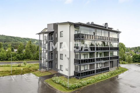 Élégant appartement d’angle en copropriété 1/6 de Tahko Spa Suites Red ! Une forme de propriété facile pour un appartement de loisirs au cœur de Tahko. L’appartement élégamment décoré et entièrement équipé est à votre disposition 8 à 9 semaines par a...