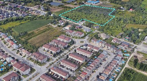 Land für Bauträger oder Landinvestor. Riesiges Potenzial für ein Wohnimmobilienentwicklungsprojekt. Aquädukt bereits vor dem Feld vorhanden. Ideale Lage in der Nähe des Einkaufszentrums 