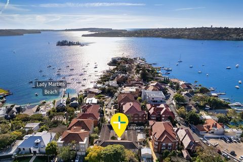 Scopri questo angolo di paradiso in una delle località più prestigiose di Sydney. Superbamente posizionato in uno degli indirizzi più ricercati di Point Piper, questo squisito appartamento è benedetto da una posizione portuale assolutamente gloriosa ...