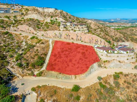 Stunning 35,000 square feet ocean view lot in Las Colinas section. This lot has 180 degrees of unobstructed views and approved plans to build a spectacular custom home designed by the renowned Ogarrio Arquitectos firm. Querencia has quickly become th...