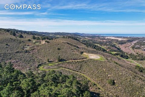 Ontdek het juweel van Monterra op deze prachtige homesite van 8,87 hectare. De homesite biedt een unieke kans om een woning van wereldklasse te creëren die profiteert van de ongeëvenaarde vergezichten die het schiereiland Monterey definiëren. Een ind...