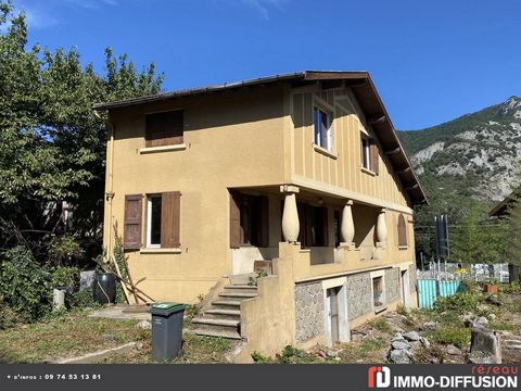 Fiche N°Id-LGB165150 : Tarascon sur ariege, Maison d'environ 138 m2 comprenant 6 piece(s) dont 4 chambre(s) + Jardin de 564 m2 - - Equipements annexes : jardin - balcon - combles - cave - chauffage : Aucun - Classe-Energie F : 417 kWh.m2.an - Plus d'...