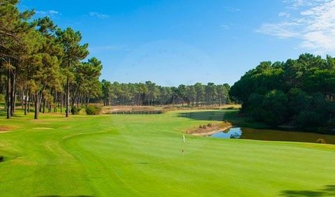 Herdade da Aroeira: het luxe toevluchtsoord in Charneca da Caparica Dit natuurlijke paradijs, gelegen in een gebied van meer dan 350 hectare beschermd bos, biedt de perfecte combinatie van natuur en moderniteit, en biedt een unieke ervaring van het l...