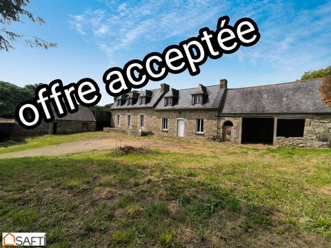 Située à Plounévez-Moëdec (22810), cette ancien corps de ferme offre un cadre idéal à seulement 20 minutes de la mer. La proximité de la gare de Plouaret à 13 minutes, ainsi que des villes de Morlaix, Guingamp et Lannion entre 22 et 27 minutes, en fo...