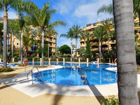 Located in San Pedro de Alcántara. Ask availability ! !Beautiful ground floor 2-bedroom -2-bathroom apartment with covered terrace.The apartment has 2 spacious bedrooms, 1 with en-suite bathroom. The apartment has 2 spacious bedrooms, 1 with en-suite...