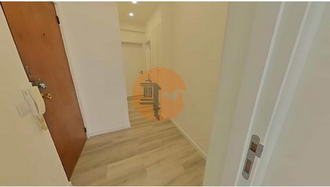 This charming one-bedroom apartment in Quarteira has been recently renovated and offers a perfect combination of comfort and a prime location. Situated on the 1st floor of a modern building with two elevators, it is just a few meters from the beach, ...