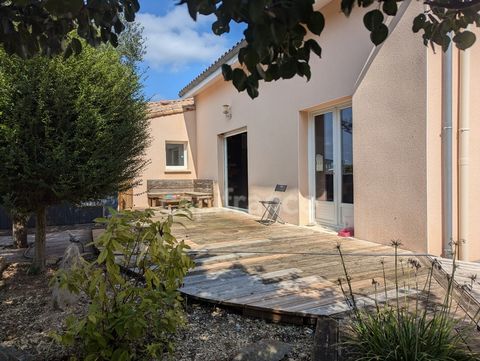 Mainxe, maison à vendre plain-pied trois chambres, dépendances et jardin