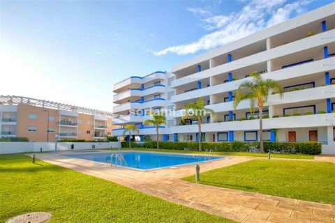 Vous cherchez l´appartement de vos rêves à Vilamoura? Nous avons l´option parfaite pour vous! Cet incroyable appartement de deux chambres, une en suite, cuisine et salon, est situé dans une copropriété dans le quartier le plus recherché de Vilamoura....