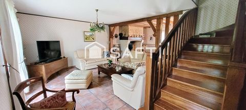 Dans un quartier recherché à 15 minutes à pied de la gare et à proximité des écoles et commerces. Venez visiter cette magnifique maison de 168 m² sur un terrain arboré de 700 m². En rdc, elle est composée d'une grande pièce de vie traversante de 45 m...