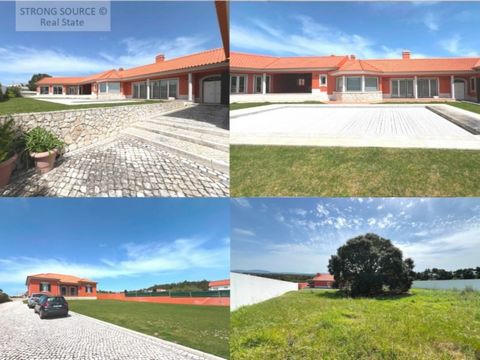 Uitstekende gelijkvloerse villa met 6 slaapkamers, met 500 m2 en 5000 m2 grond, 6,5 km van Lourinhã (11 minuten), 10 km van het strand van Areia Branca en 72 km van Lissabon (1 uur), met goede toegang, meestal via de snelweg. Het huis, met zijn tradi...