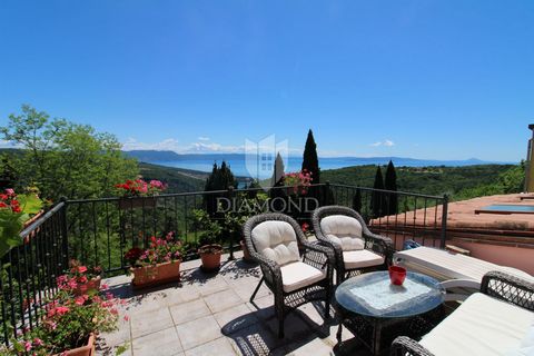 Location: Istarska županija, Labin, Labin. A house is for sale in the old town of Labin, overlooking the Rabac Bay and the sea. The house has a total net area of 126 m² (gross area of 155.80 m²) and is spread over four floors: basement, ground floor ...
