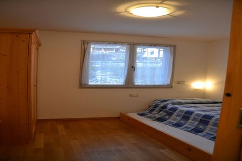 Perfekter Alpenurlaub für zwei Diese gemütliche Ferienwohnung in Cavalese liegt im Herzen der Dolomiten und ist ideal für Paare, die einen ruhigen Bergurlaub suchen. Die Unterkunft verfügt über einen komfortablen Wohn- und Essbereich mit Sat-TV, eine...