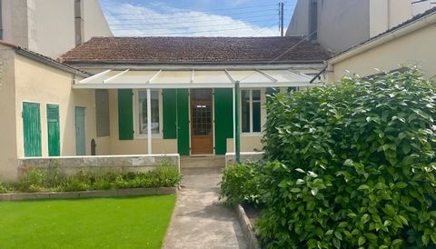 Maison à rénover à vendre 4 pièces Proximité gare, écoles et centre-ville ROCHEFORT (17)