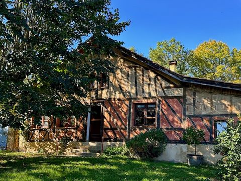 Maison à vendre - 5 pièces - 221m2 habitables - 3470m2 - Chambre d'hôtes - Lupiac (32)