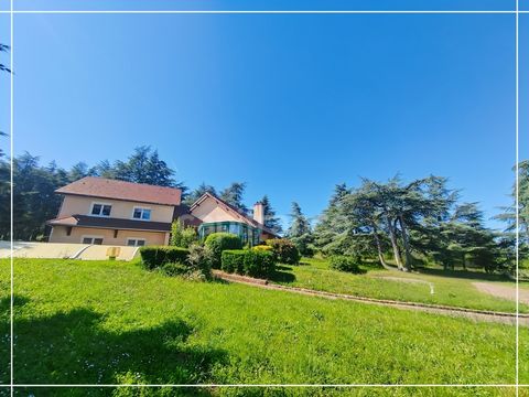 Villa à vendre 6 pièces GIVRY (71) terrain de 3400 m²