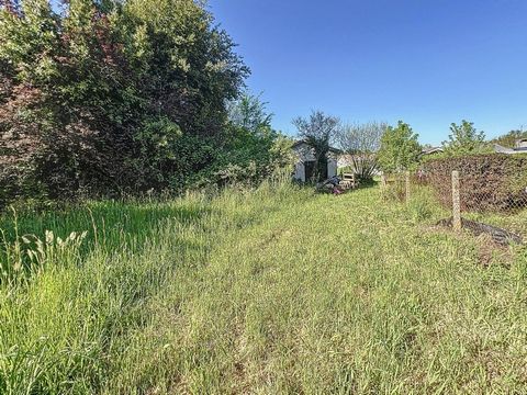 Rare à Gradignan : terrain 1400m² en seconde ligne