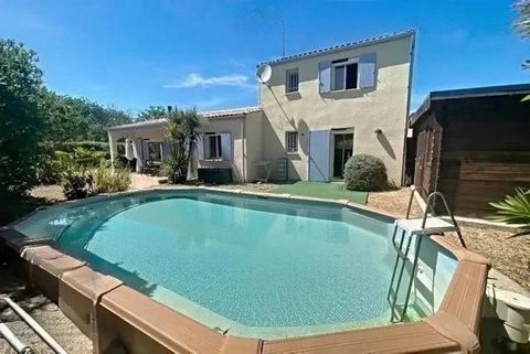 Villa traditionnelle 4 faces avec piscine hors sol