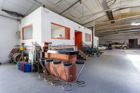 À vendre local commercial / stockage / artisanal Digoin (71) de 2150 m2 prox RCE et A 79