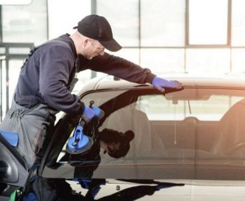 Centre PARE-BRISES et LAVAGE en ANGLE sur R.N.