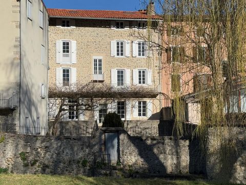 Maison de village du XIXe siècle en pierre