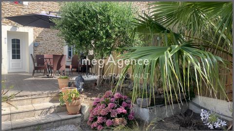 Moutiers S/Le Lay, maison en pierre de 121M2 avec piscine sur une parcelle de 361M2.