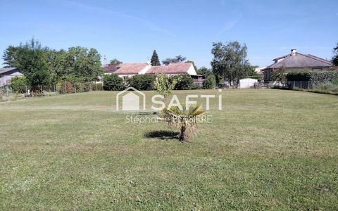 Beau terrain plat de 898m²