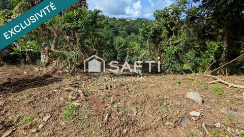 Terrain à bâtir de 1 771m² à Desmarinières