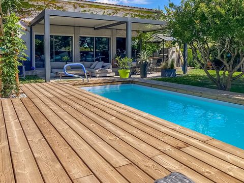 Villa 180m2 habitable sur 620 m², avec piscine, au calme et proche du centre village