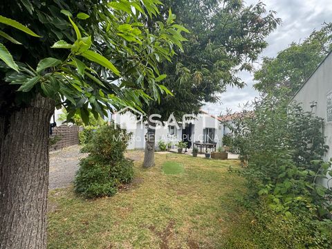 Maison contemporaine de plain-pied avec jardin clos